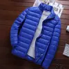 Marca Otoño e Invierno Chaqueta Ligera de Plumas para Hombre, Estilo Corto con Cuello Alto y Capucha, Adecuada para Personas de Mediana Edad y Jóvenes, Delgada y Ligera, Rebaja de Liquidación