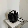 Bolsa de Mão Retrô Transfronteiriça para Mulheres 2026 Outono Nova Moda Elegante Bolsa Transversal Bolsa Saco Texturizada para o Dia a Dia