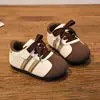 Zapatillas Deportivas Suaves para Niños Estilo Otoño Unisex Bebé Bloques de Color Retro Zapatos de Entrenamiento Alemanes Velcro Suela Suave Antideslizantes Zapatos para Niños