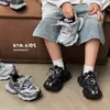 Otoño 2026 Nuevos Zapatos Deportivos para Niños Tendencia de Moda Malla Transpirable Suela Gruesa Niños y Niñas Zapatos de Papá Suela Suave