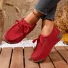 Fornecimento direto transfronteiriço tênis de couro macio estilo coreano feminino sola grossa aumento de altura sapatos plataforma sola macia bolo de esponja cadarço casual sapatos de mãe
