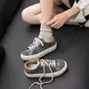 Zapatos de plataforma gruesa estilo europeo con estrellas para mujer, nuevo modelo primavera, verano, otoño 2026, punta redonda, caña baja, que aumentan la altura, deportivos casuales, zapatillas de entrenamiento alemanas