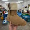 Novas Botas de Neve Grossas de Pelo Estilo Étnico Tecido para Meio da Panturrilha para Mulheres, Feitas de Couro Bovino e Lã, Espessadas e Forradas com Lã para Aquecimento