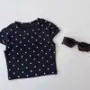 Camiseta de Lunares Estilo Coreano de Manga Corta para Bebé y Niño Pequeño Versátil Cuello Redondo Camiseta Básica Diseño Retro Trendy Camiseta de Lunares de Manga Corta