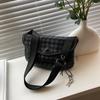 Bolsa Feminina de Designer Prata, Estilo de Nicho, Nova Bolsa Transversal da Moda Tendência 2026, Popular e Quente Vendendo Bolsa de Peito Acolchoada Este Ano