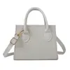 Bolso de mensajero simple bolso cuadrado pequeño bolso de mano de moda popular este año Bolso de hombro casual estilo western nuevo Invierno 2023