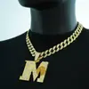 Venda Quente Transfronteiriça m Pingente Pequeno de Margarida Knowknow Mesmo Estilo Liga de Zinco Totalmente Cravejada Letra Inglesa Pingente Hip-Hop Atacado
