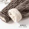 Pantalones de pijama individuales para hombre nuevos, invierno, tres capas, engrosados, forro polar, forro polar de coral, acolchados, cálidos, verdes, para hombres de mediana edad, pantalones de casa