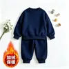 Conjunto básico de duas peças para crianças, com moletom forrado de fleece estilo coreano, cor sólida, e calça de cintura elástica, comprimento até o tornozelo, disponível em várias cores, um conjunto quente para outono/inverno