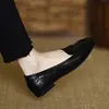 Zapatos planos de tacón medio de cuero suave estilo francés para mujer, nuevo modelo otoño 2026, mocasines slip-on de suela blanda con punta cuadrada y tacón bajo