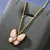 Venda Direta da Fábrica Personalizada Colar Borboleta em Aço Titânio Estilo Japonês e Coreano para Mulheres, Corrente de Clavícula Borboleta Versátil da Moda, Temperamento Clássico e Doce