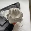 2025 Verão Nova Moda Estilo Coreano Bolsa de Ombro Simples Niche Ins Bolsa Transversal Bolsa Balde Mulher