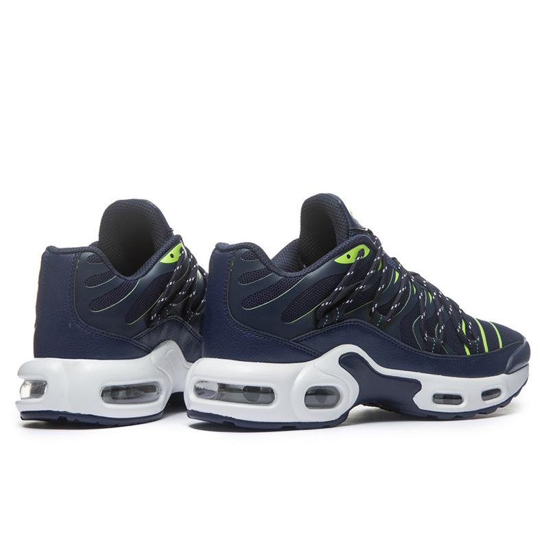 男鞋大码飞织运动鞋透气