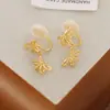 Pendientes de Nicho de Lazo para Mujer, Versátiles, Modernos, Lujo Ligero, Pendientes Casuales, Exquisitos, Compactos, Pendientes de Gama Alta al por Mayor