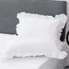 Comercio exterior exportación, juego de dos fundas de almohada 100% algodón sarga, fundas de almohada estilo princesa blancas con volantes estilo coreano, oferta especial
