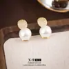 Brincos Geométricos de Pérola com Zircônia Agulha de Prata Brincos Geométricos Elegantes Retro Franceses Luxo Acessível Brincos de Nicho de Alta Qualidade para Mulheres