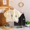 Traje de Verano para Niños 2026 Ropa Nueva de Verano Moda Camisa de Manga Corta para Niños Conjunto de Tres Piezas Monopieza de Moda Envío Directo