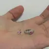 Brincos Assimétricos em Forma de Cobra Cravejados de Diamantes com Estilo de Nicho, Sensação de Alto Padrão, Design Simples e Luxuoso, Versátil e Retrô Tendência