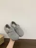Zapatos Birkenstock con forro de felpa para mujer, invierno, grises, zapatos individuales, nuevo estilo, versión coreana, zapatos de algodón cálidos, zapatos peludos, mocasines de suela gruesa que aumentan la altura