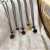 Colar com pingente de pentagrama colorido com corrente de puxar de cordão encerado, toque de luxo leve e de alta qualidade, corrente para moletom de outono e inverno, acessório de corrente longa para suéter