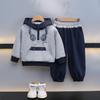 Roupa de Outono para Meninos 2025 Nova Moletom com Capuz Estiloso para Bebê Menino, Roupa Esportiva Infantil Tendência Street Style Primavera e Outono