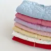 Chaqueta acolchada de algodón para niñas con diseño de conejo, un abrigo de invierno lindo y grueso para bebés, una prenda exterior de color liso con lunares para niños, zdw6502
