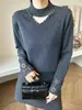 Suéter de Punto Calado con Perlas y Cuello Semi Alto Estilo Coreano para Mujer, Nuevo Modelo Primavera 2026, Único y Elegante, Top Súper Bonito