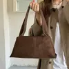 Bolso de mano europeo y americano nuevo retro transfronterizo, un diseño de nicho y minimalista que complementa cualquier atuendo, ofreciendo un look sofisticado para mujeres, adecuado como bolso de hombro o bolso cruzado