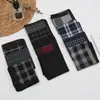 Lenço Masculino de Algodão Puro Tingido em Fio 43cm Lenço Xadrez Clássico de Cavalheiro Conjunto de Lenços Nostálgicos Old-Fashioned Macios e Confortáveis