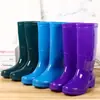 Botas de lluvia impermeables, forradas de polar, antideslizantes para mujer, zapatos de goma de tubo alto para mujer, aptas para uso en exteriores, con suela gruesa, duraderas para todas las estaciones, botas largas estilo coreano