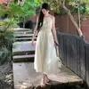 Vestido de Estilo Festivo con Cintura Abierta 2024 Nuevo Diseño Ajustado a la Cintura Adelgazante Sin Mangas Cuello Vestido de Longitud Media para Mujer Verano