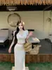Camiseta de Encaje Sexy con Cuello en V y Mangas Cortas para Mujer en Verano, Conjunto que Favorece la Figura, Falda de Longitud Media, Falda Ajustada a la Cadera, Conjunto de Dos Piezas