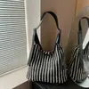 Bolsa Tote Versátil Listrada Casual Estilo Férias para Mulheres Estilo Coreano Ins com Aparência de Alta Qualidade Leve Grande Capacidade Bolsa Transversal