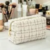 Bolsa de Maquillaje Pequeña Estilo Chanel de Gran Capacidad, Impermeable y Portátil para Viajes, Modelo Más Vendido de 1688
