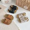 Nuevas sandalias infantiles Verano 2026, zapatos de verano estilo coreano para niños, sandalias de moda para niñas y chanclas de playa para niños pequeños