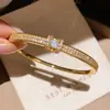 Pulsera Transfronteriza Europea y Americana de Circonita Minimalista Elegante Versátil con un Diseño Único, Joyería Exquisita y Lujosa