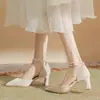Novos Saltos Altos Pérola Estilo Francês Primavera/Verão 2026 para Mulheres, Bico Fino, Salto Fino, Versátil com Vestidos, Sandálias Fechadas Vazadas para Mulheres
