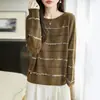 Suéter de seda a rayas de estilo suave y brillante para mujer, cuello redondo, holgado, ajustado, tejido de punto, versátil para primavera y otoño, se puede usar solo o como capa base