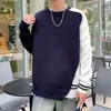 Suéter casual de punto estilo americano con bloques de color para hombre, marca de moda otoño/invierno, aspecto de alta gama, top de capa interior para hombre con contraste de color