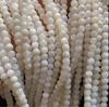 Cuentas sueltas de concha de agua dulce natural, 2 mm, 3 mm, 4 mm y 6 mm, accesorios para el cabello, pulseras, cuentas de concha de 38 cm.