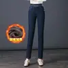 6239 calça jeans de inverno forrada com fleece preto calça grossa para mulheres de meia-idade calça para mãe de meia-idade e idosa reta fornecimento Pinduoduo