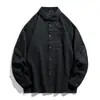 Camisa suelta de manga larga de color liso estilo japonés para hombre, adecuada para primavera y otoño, chaqueta casual versátil, estiliza y es elegante, diseño simple