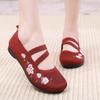 Sapatos de Pano de Pequim Antigo Novo Estilo Primavera e Verão 2024 para Mulheres, Sapatos de Mãe Bordados de Boca Baixa, Sapatos de Sola Macia Antiderrapante Respiráveis para Mulheres