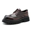 Zapatos Derby de suela gruesa con brogue tallado estilo británico, zapatos de trabajo de cuero vintage desgastado, zapatos casuales que aumentan la altura, zapatos retro para hombre