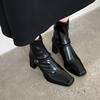 Botas Meia Elástica Quadradas Salto Bloco Estilo Retrô Outono 2025 para Mulheres Design Versátil Botas de Salto Alto para Tornozelo Botas Slim