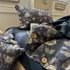 Juego de ropa de cama de cuatro piezas de alta gama, lujo ligero, estilo retro francés, con botones, incluye sábana y funda de edredón, adecuado para dormitorios, juego de ropa de cama de tres piezas