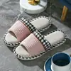 Pantuflas de Punta Abierta al por Mayor Precio Especial Pantuflas de Algodón Lino para el Hogar para Mujeres Antideslizantes de Interior Suela Gruesa Primavera y Otoño Pantuflas para Todas las Estaciones