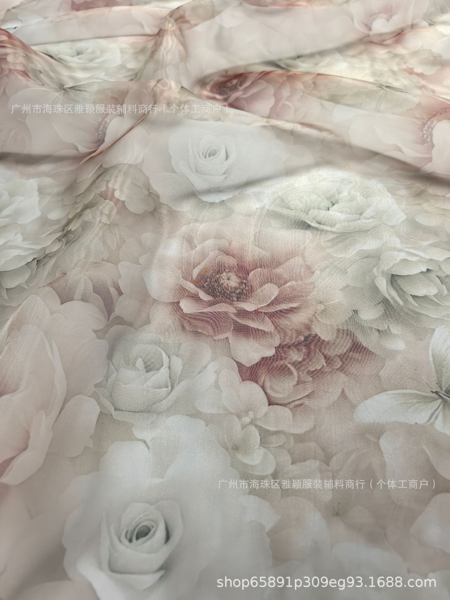 新品欧根纱朦胧感印花面料原创型超薄透气现货货款