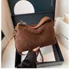 Bolsa de Axila Peluda Transfronteiriça para Mulheres 2025 Nova Tendência Moda Bolsa Tote de Ombro Bolsa Transversal Casual de Lã de Cordeiro