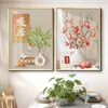 Pintura decorativa de escada duplex estilo creme parede de fundo de sofá da sala pinturas penduradas de três peças corredor corredor mural de plantas verdes